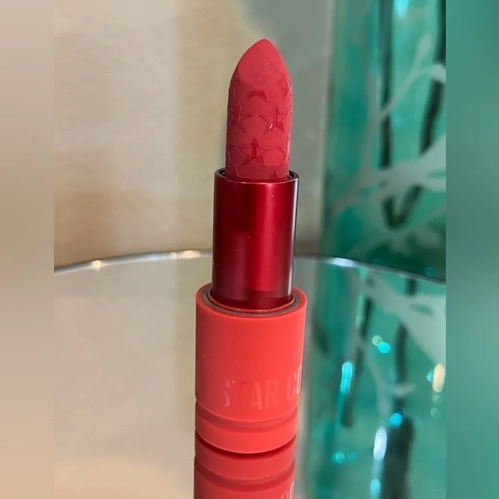 Jeffree Star Velvet Trap lipstick in color Entrapment. New!